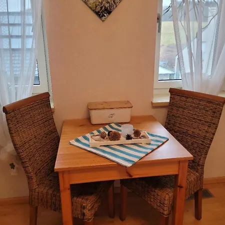 Gaeste-nestchen Am Waeldchen Fuer 1-2 Personen Apartment Kasel