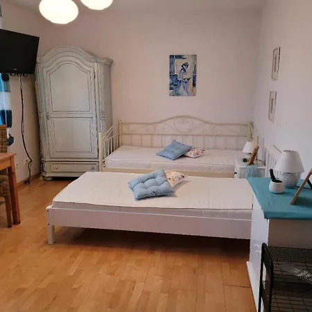 Gäste-nestchen Am Wäldchen Für 1-2 Personen Apartment Kasel